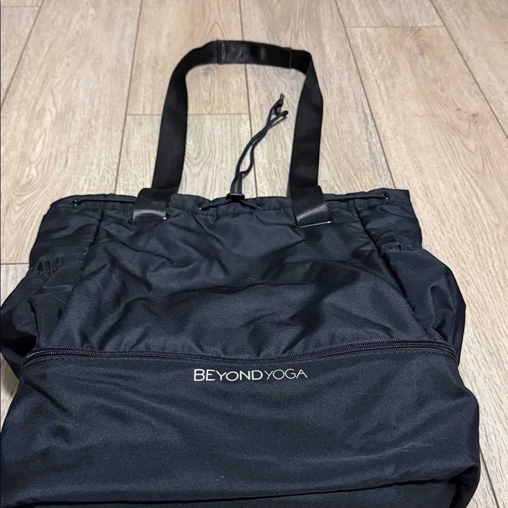Beyond Yoga convertible gym bag - Picture 6 of 6